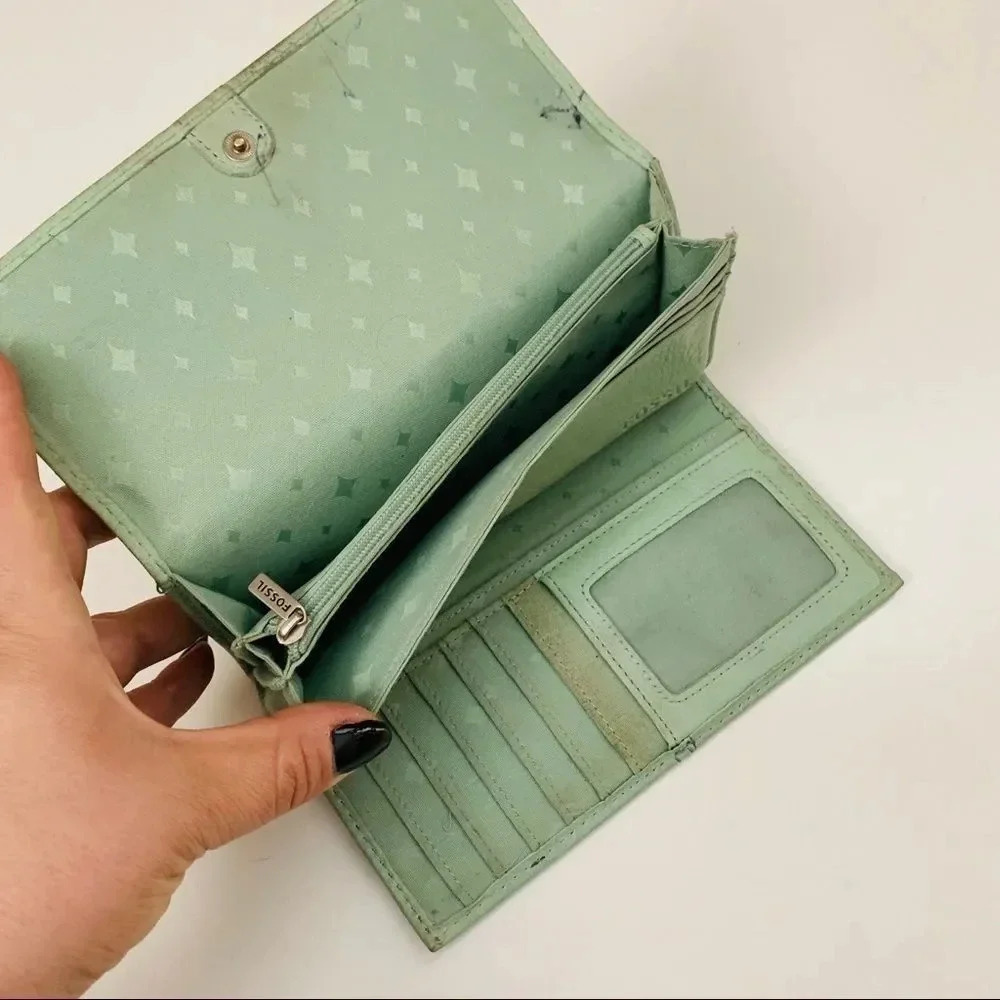 Fossil Maddox Mint Wallet - Picture 5 of 6